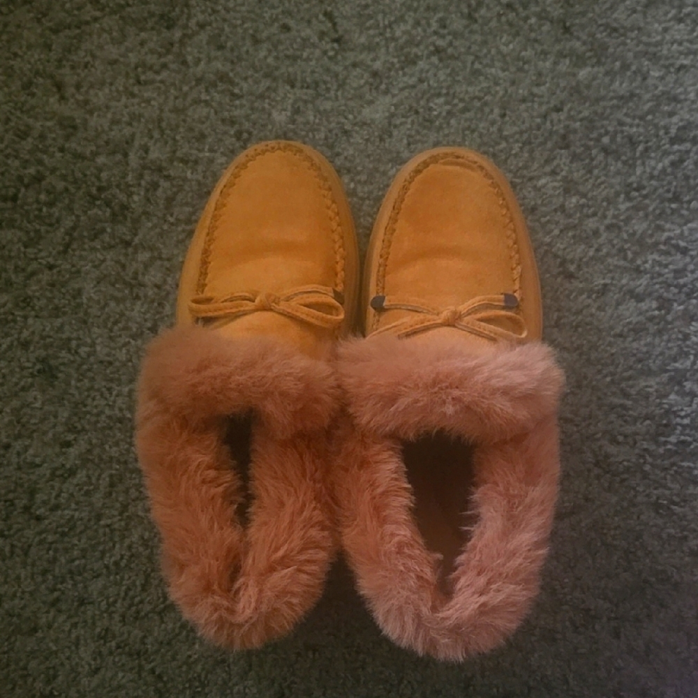 Cozy Brown Fur-Lined Moccasins